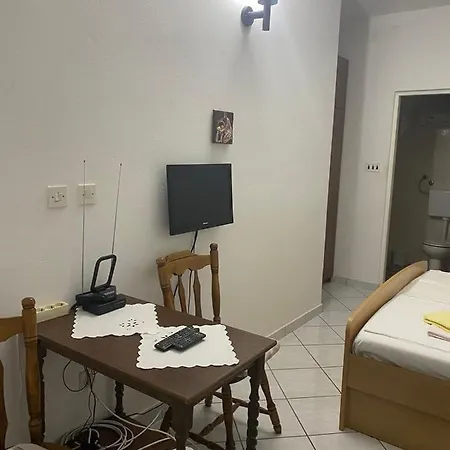Mala Laguna Starigrad Paklenica